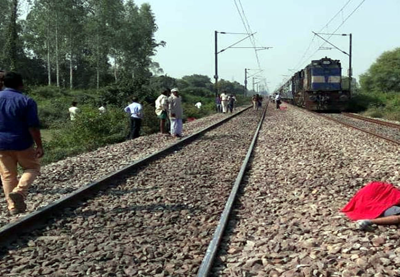 Four railway employee died during repairing railway track
