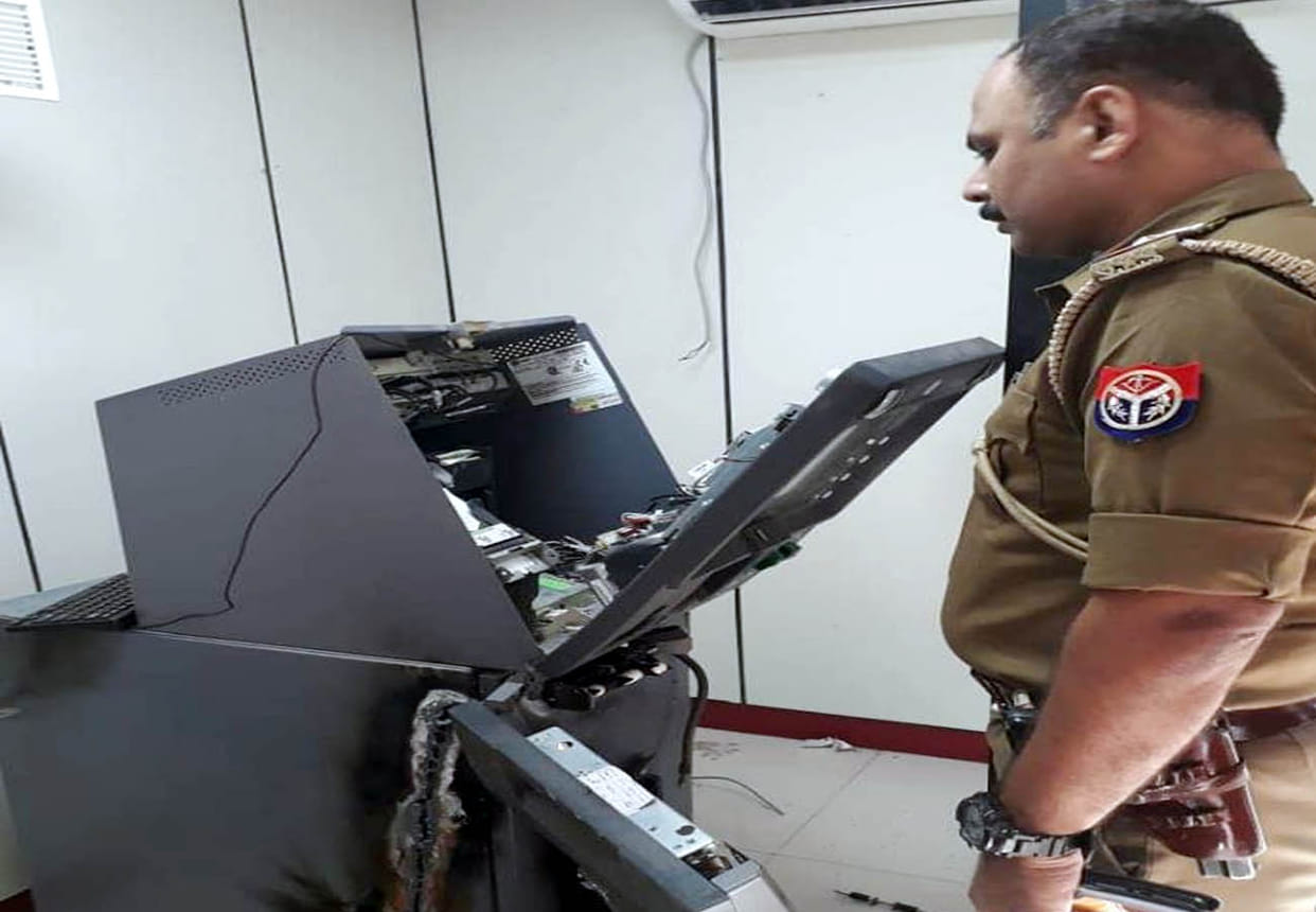 PNB ATM damaged by Gas Cutter