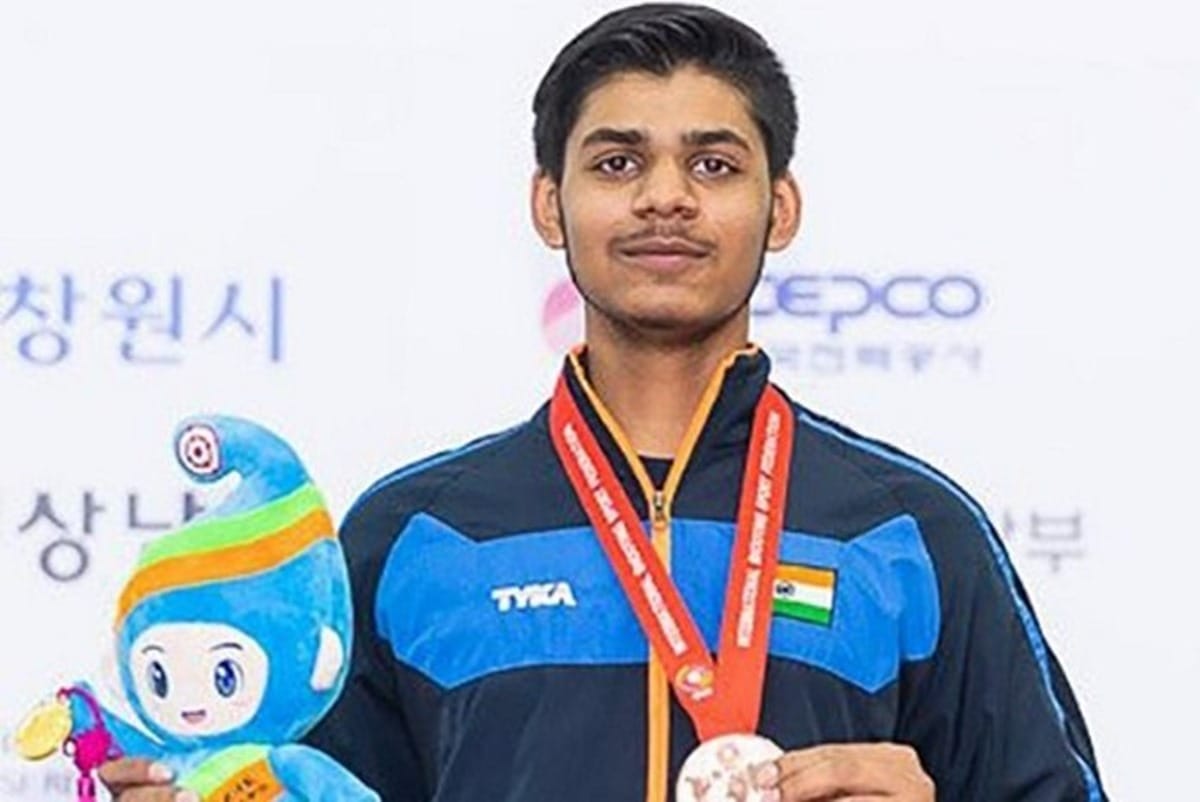 asian shooting championship divyansh win silver elavenil won bronze