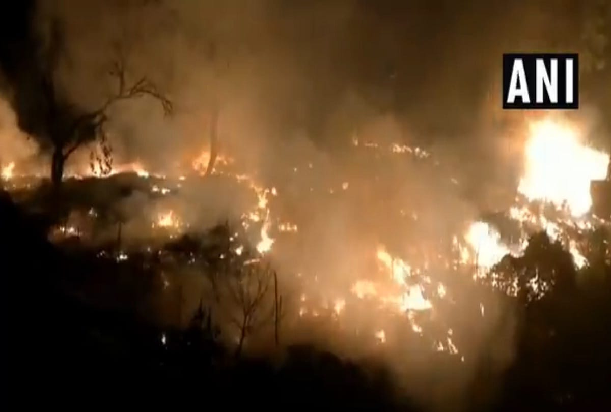 Fire breaks out at a garbage dump in Delhi Jangpura area,