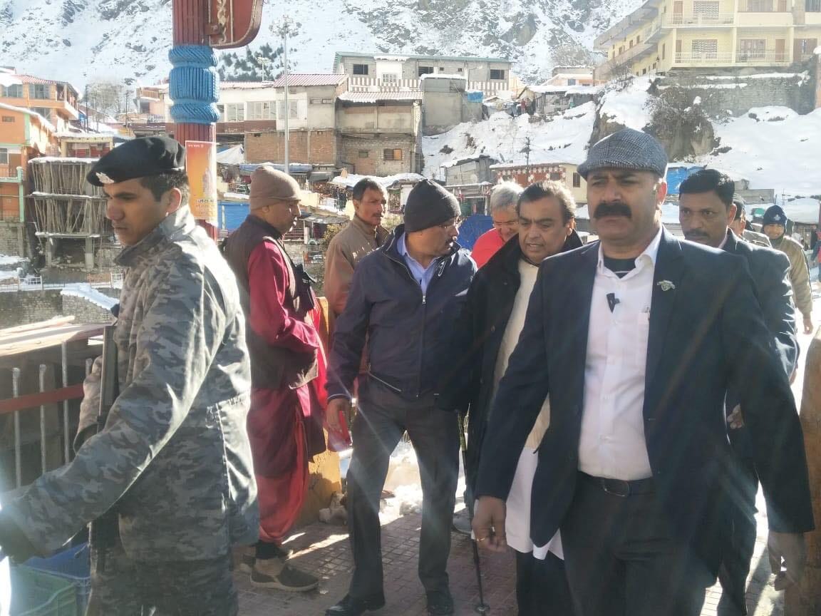 dhanteras 2018 mukesh ambani visit kedarnath and badrinath dham