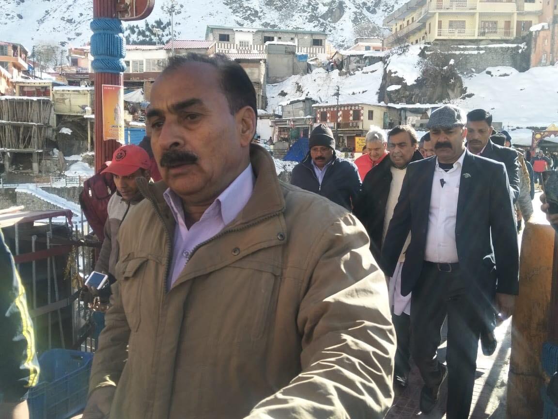 dhanteras 2018 mukesh ambani visit kedarnath and badrinath dham