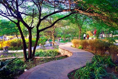 romantic places in Delhi you must take your partner on next date