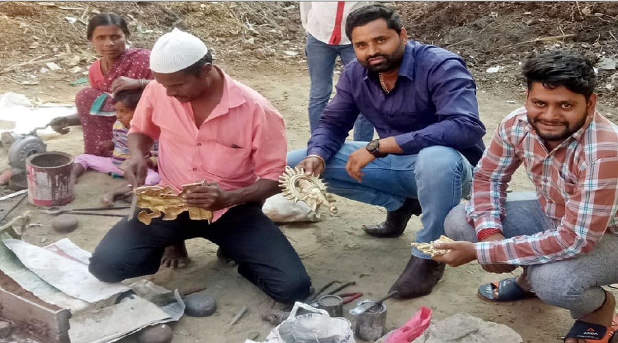 Muslim families are making sculptures of Hindu deities in Saharanpur