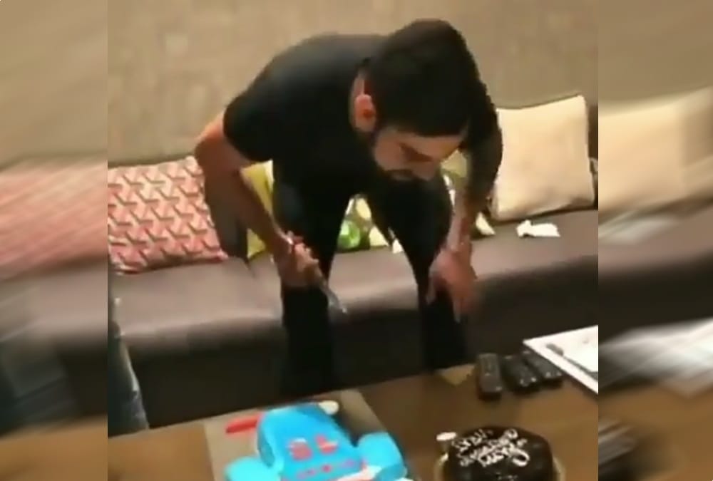 virat kohli Give Return Gift to his fans to launch official app