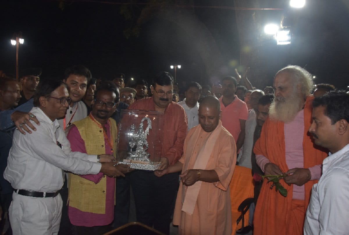 Burn a Diya on name of Shriram on Deepawali said yogi adityanath
