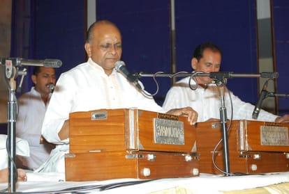 bhajan singer vinod agarwal biography in hindi