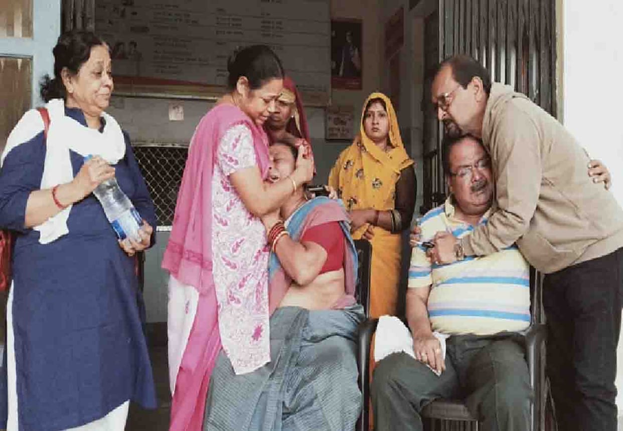 painful road accident in Auraiya