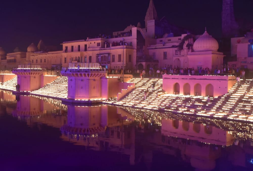 this year ayodhaya will be light up with diyas and will set a new record