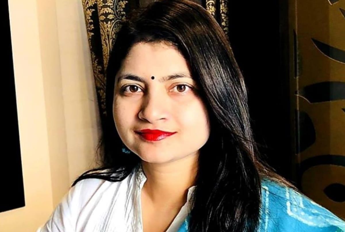 Meerut, Questions on work of IAS B Chandrakala in Bijnor and was an illegal mining case