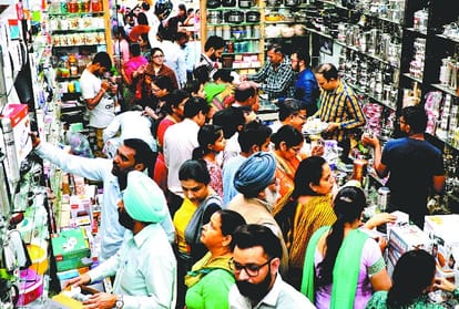 People shopping in chandigarh in Dhanteras