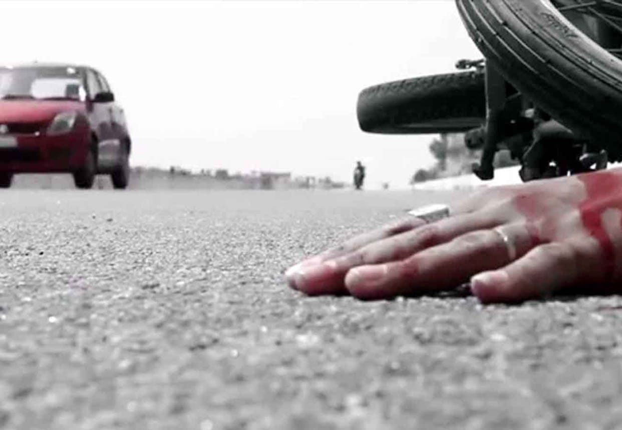 Fast speed bike crashes two passers in hardoi