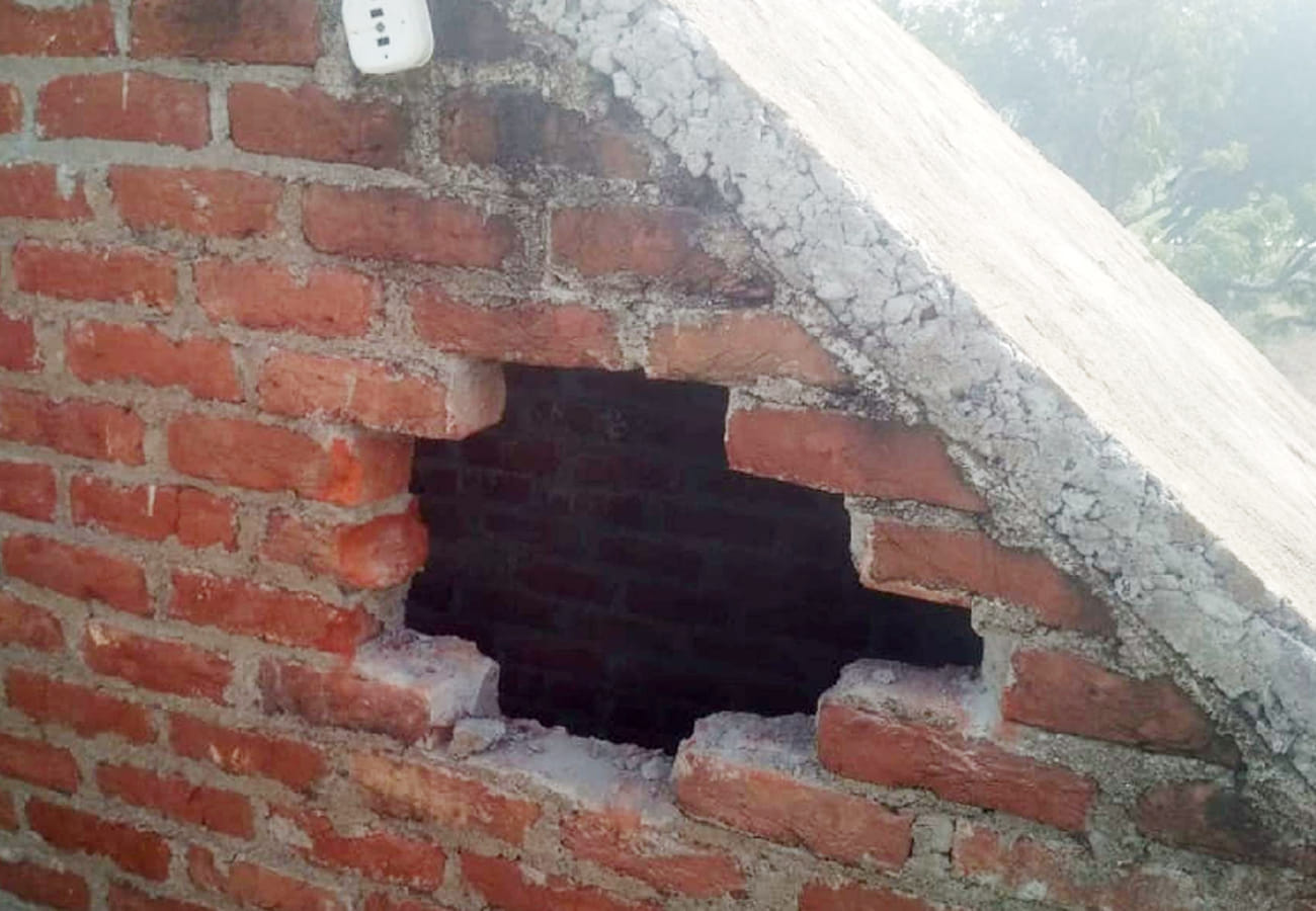 Thief attack in bank Failed attempt to steal