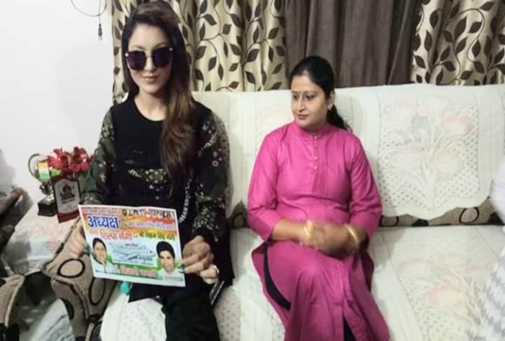 Actress Urvashi rautela Support independence candidate in nikay chunav 2018
