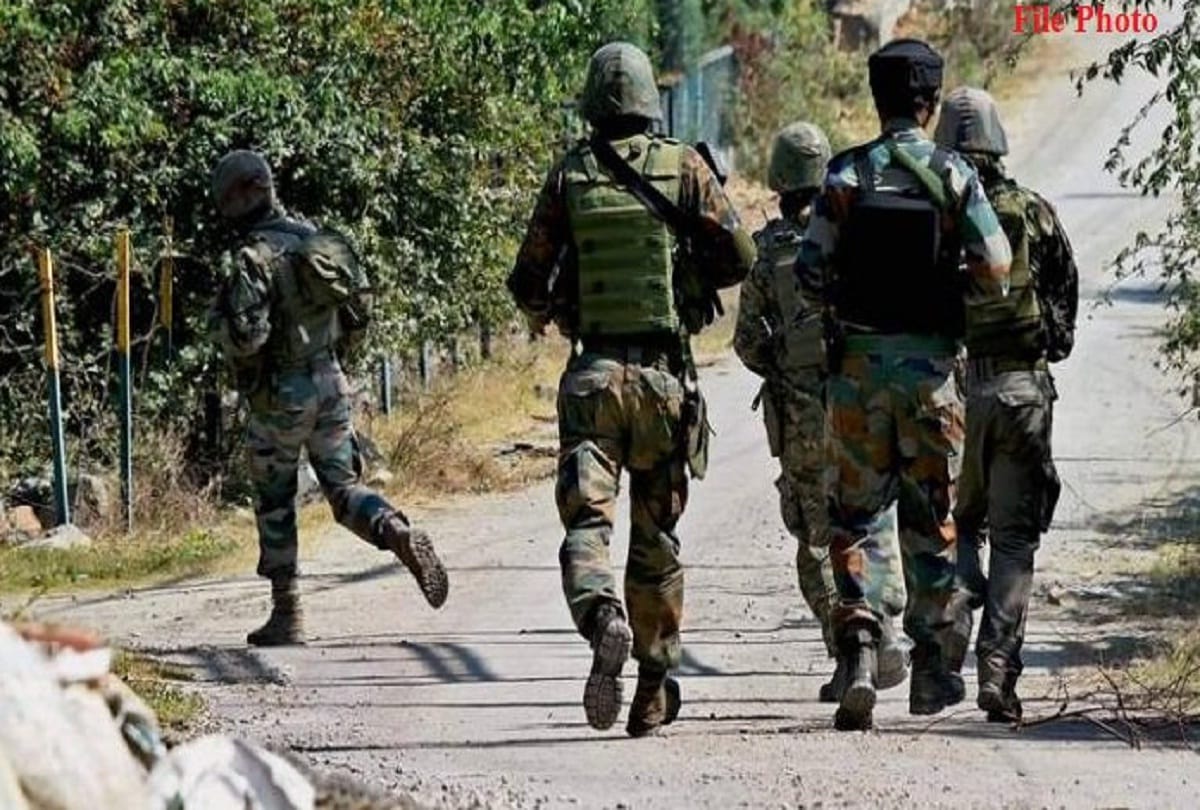 encounter is underway between terrorists and security forces in Shopian's Safnagri.