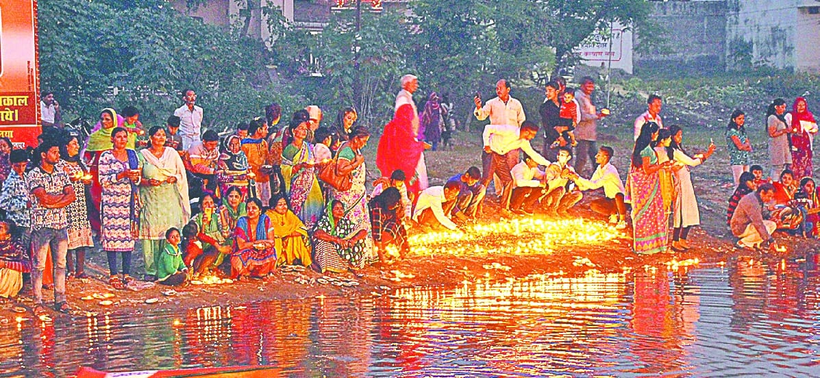 Pahadhoyi Ghat of Jagodgag, ten thousand lamps