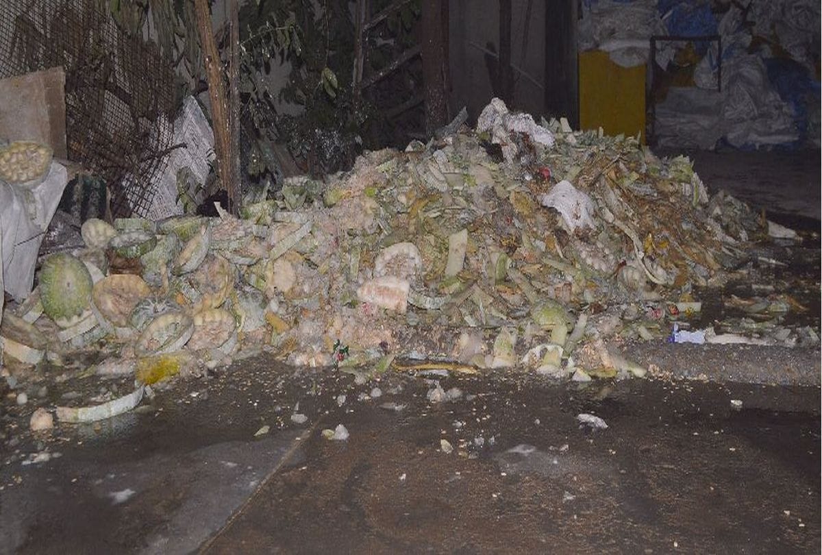 Panchhi Petha was being prepared in dirt
