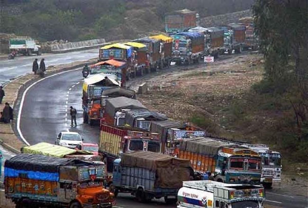 Jammu-Srinagar highway not open on sixth day