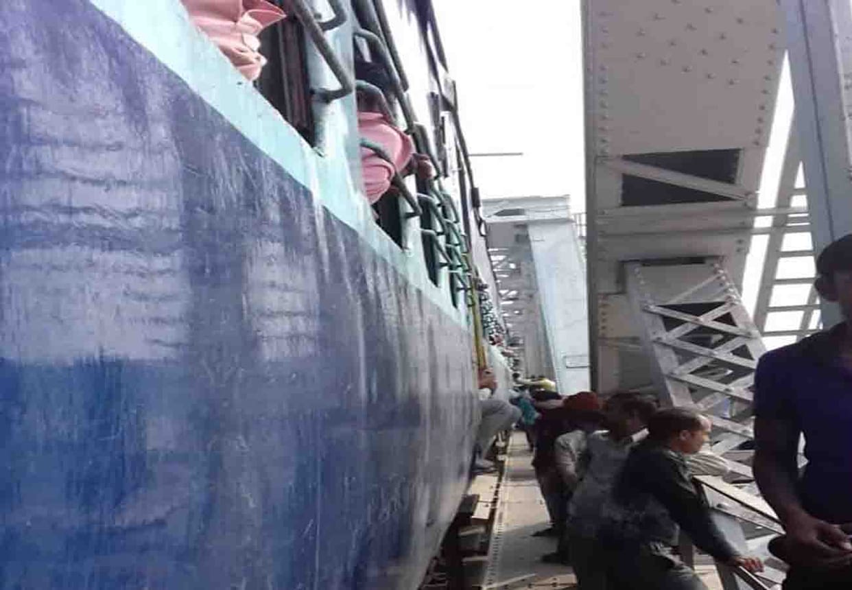 engine error in Intercity on railway track in hamirpur