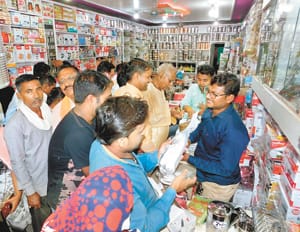 dhanteras parbazaro me khub barsa dhan