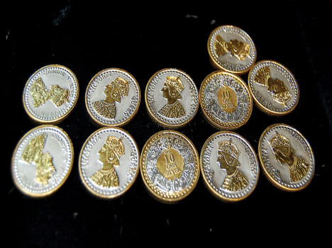 careful! Fake coins are also sold