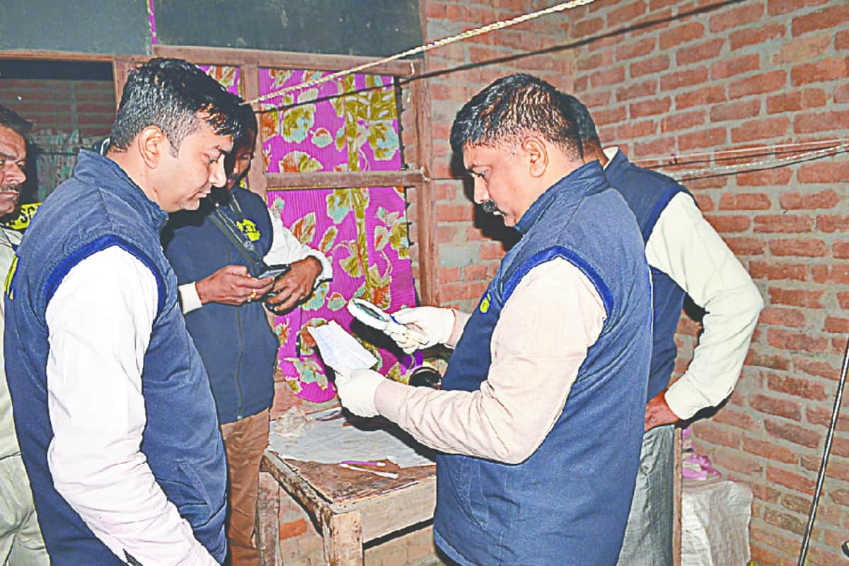 police investigating after a man suicide with daughter and wife in meerut left a suicide note