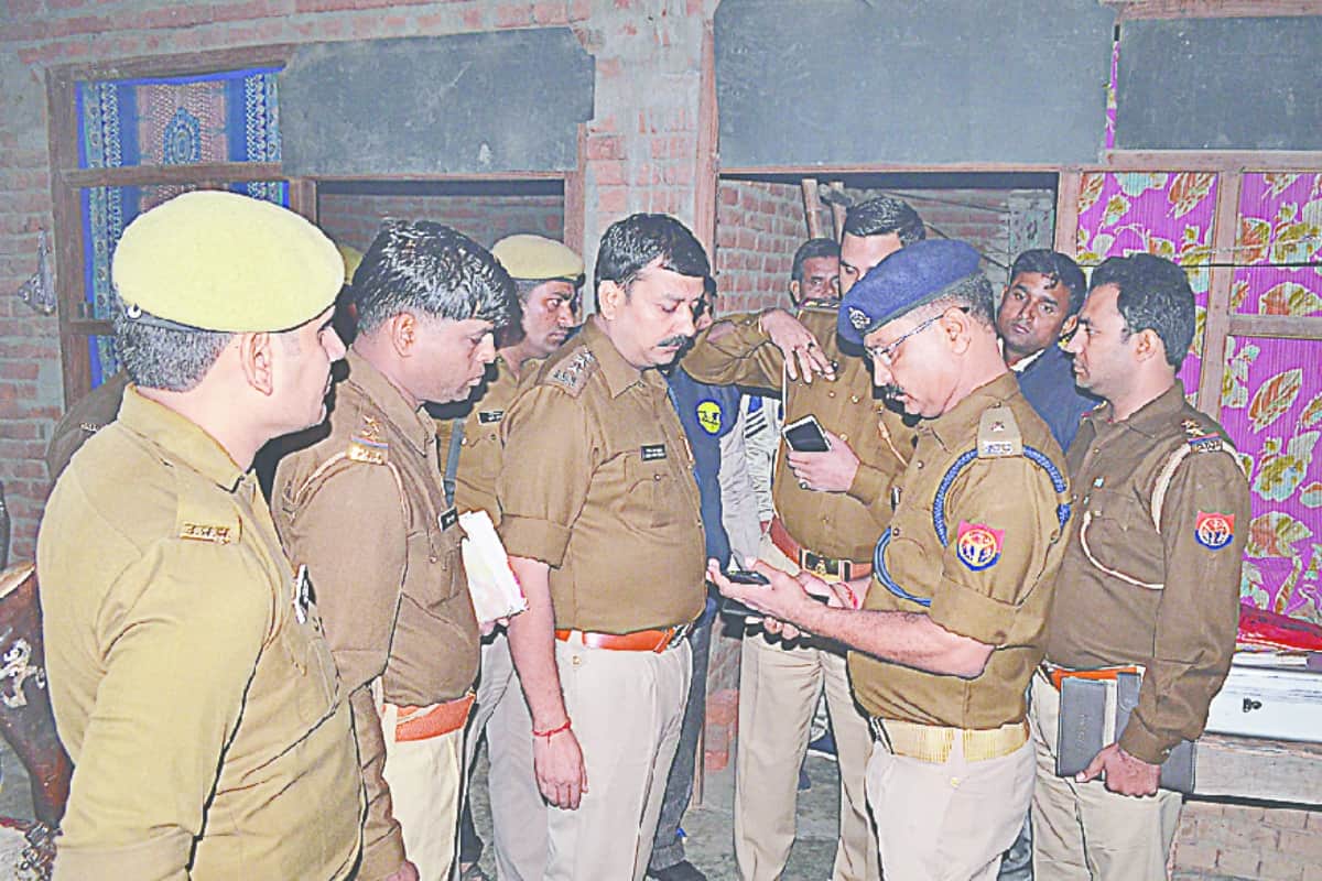 police investigating after a man suicide with daughter and wife in meerut left a suicide note
