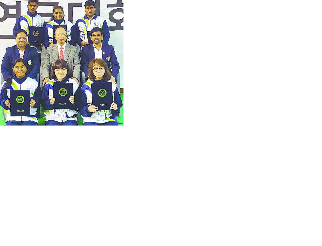indian team won two medals with one gold