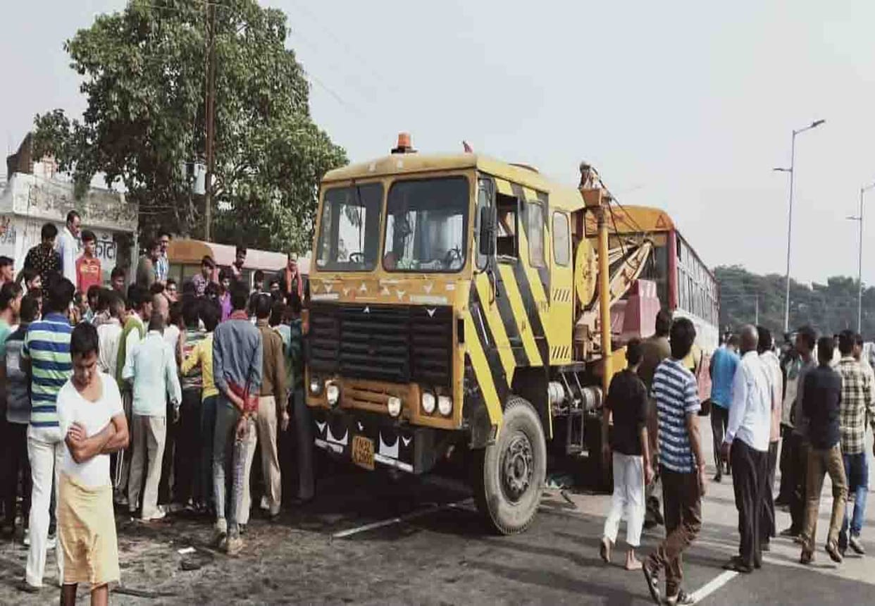 road accident in Auraiya, two people died