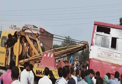 road accident in Auraiya, two people died