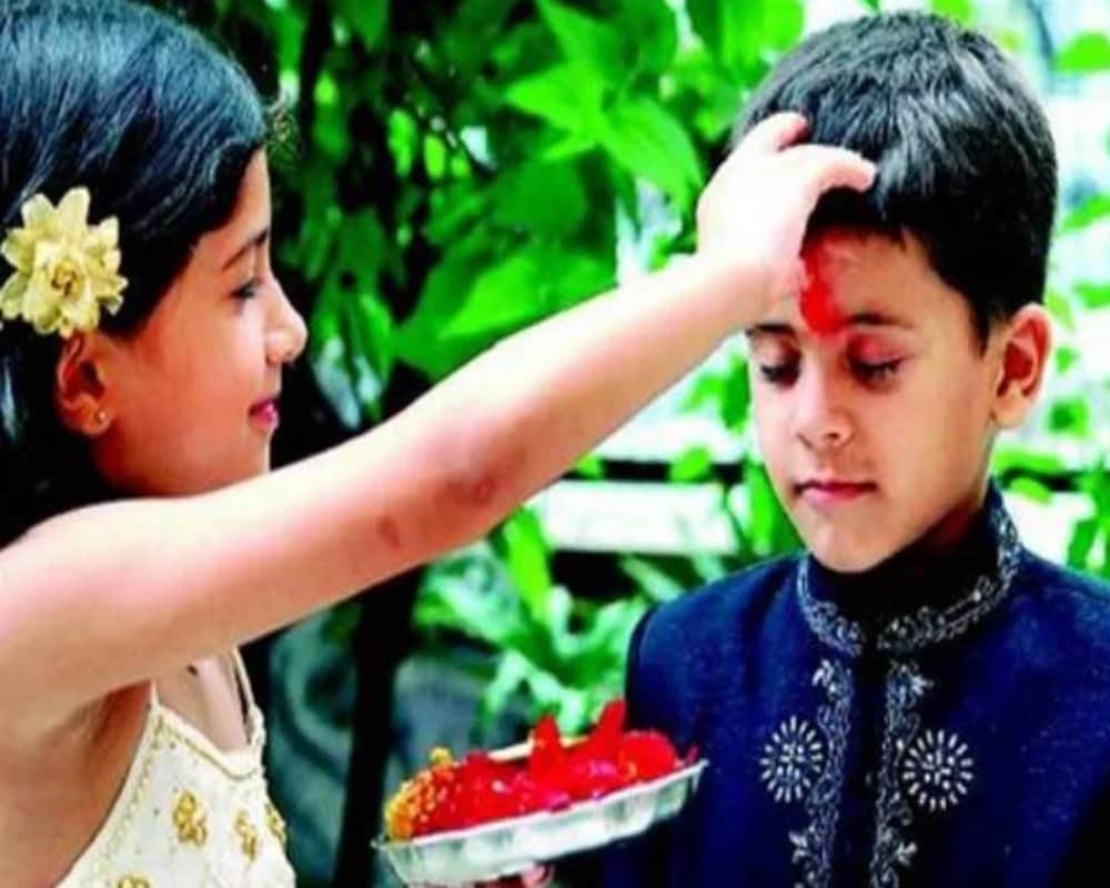 Bhai Dooj 2022 Tilak Timing and Shubh muhurat on 26 and 27 October