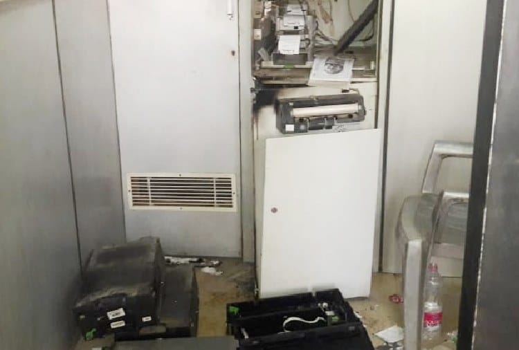 30.10 lakh loot by breaking the ATM machine in rewari of haryana