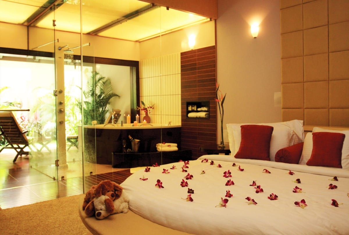 Honeymoon planning tips to keep in mind