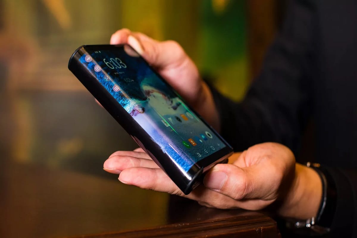 Samsung Foldable Smartphone set to launch today, How to live stream