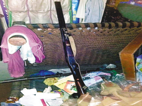 Break the house locks and cash in cash in farrukhabad