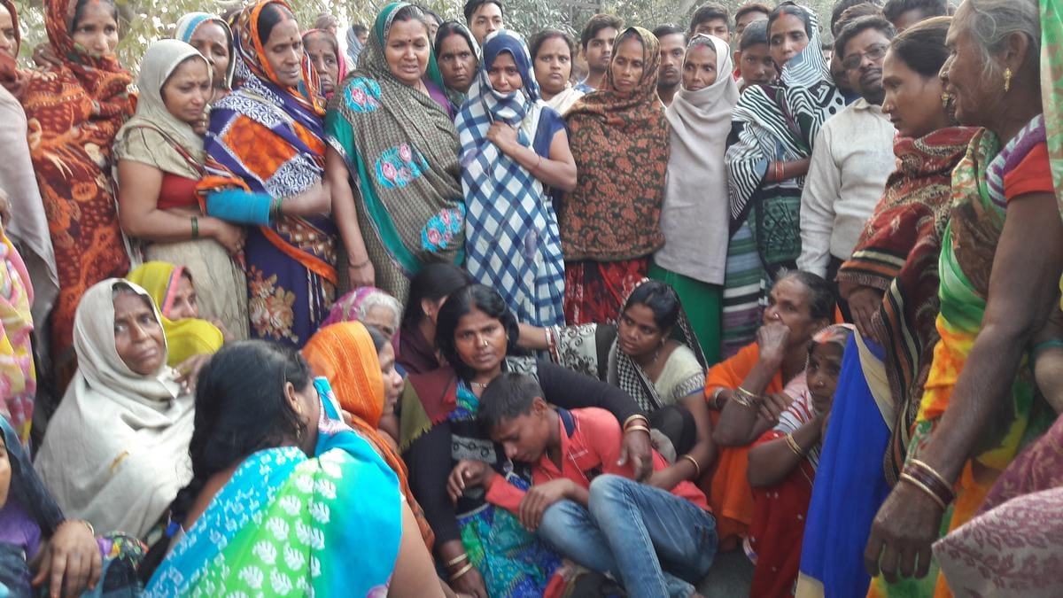 over speed truck hit bike in ghazipur youth killed