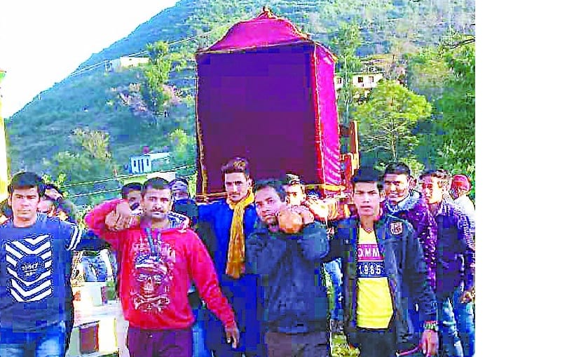 dolas reached majpipal and majeti fo bhiayadooj fair