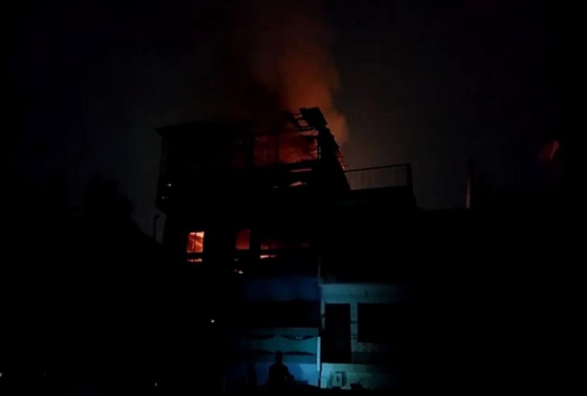 Fire broke out in candle factory after burning cracker in lucknow