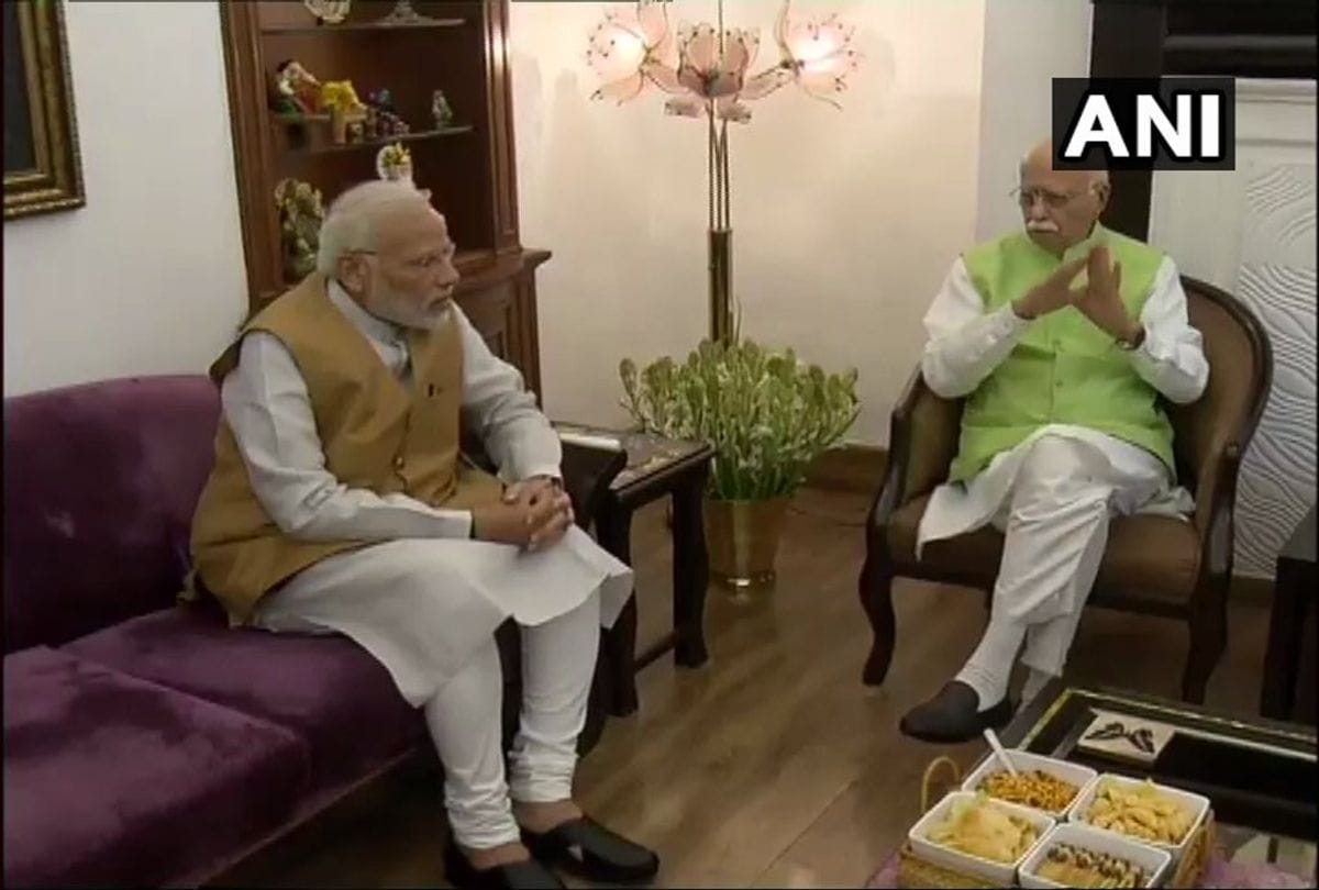 Lal krishna advani turns 91 know about his journey PM modi greets him