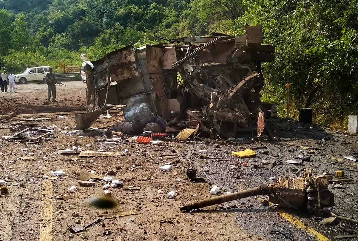 mine blast during practice, two armymen died, one injured