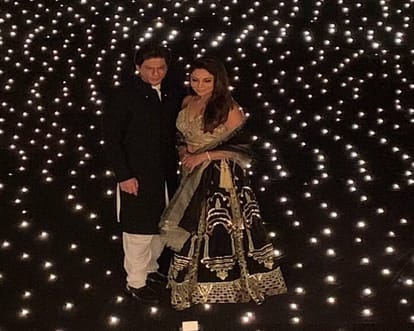 See Shahrukh Khan diwali party mannat inside pictures with bollywood celebrities