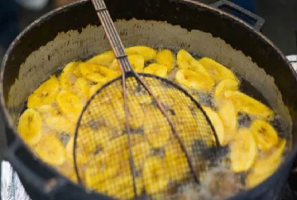 prepare banana chips at home within five minutes