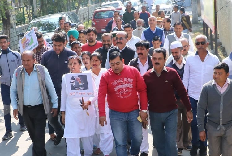 नोटबंदी के खिलाफ कांग्रेस रैली में गुटबाजी हावी