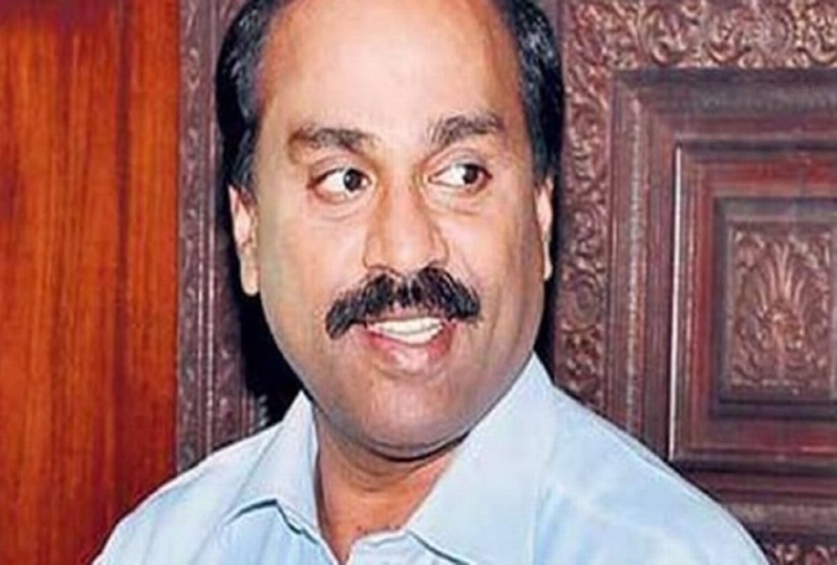 Mining mafia janardhana reddy involved in ponzi scam remains elusive
