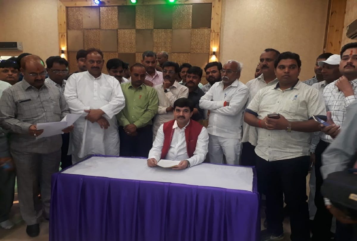 ex bsp mla Mukul Upadhyay said mayawati demand 5 crore for election ticket