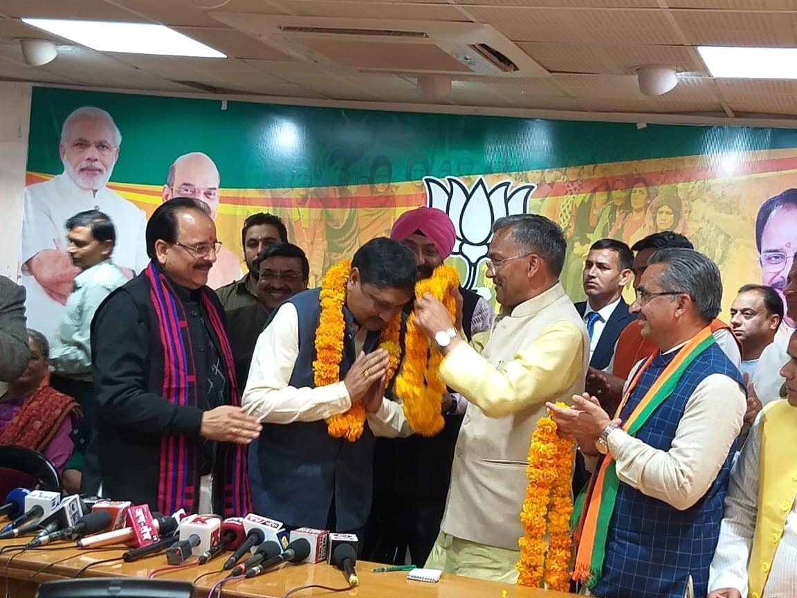 nikay chunav 2018 congress former mahanagar adhyaksh join bjp