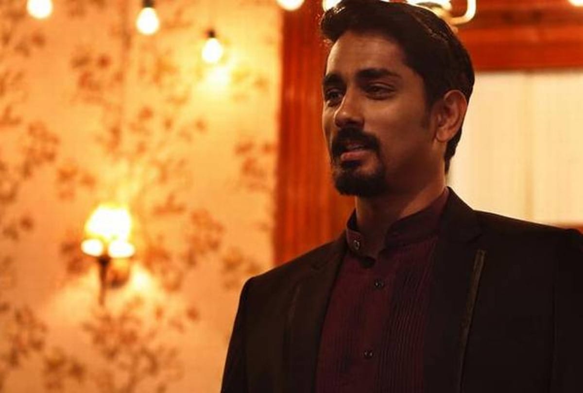 What an idiotic set of words, Actor Siddharth slams Kohli over leave India comment to fan