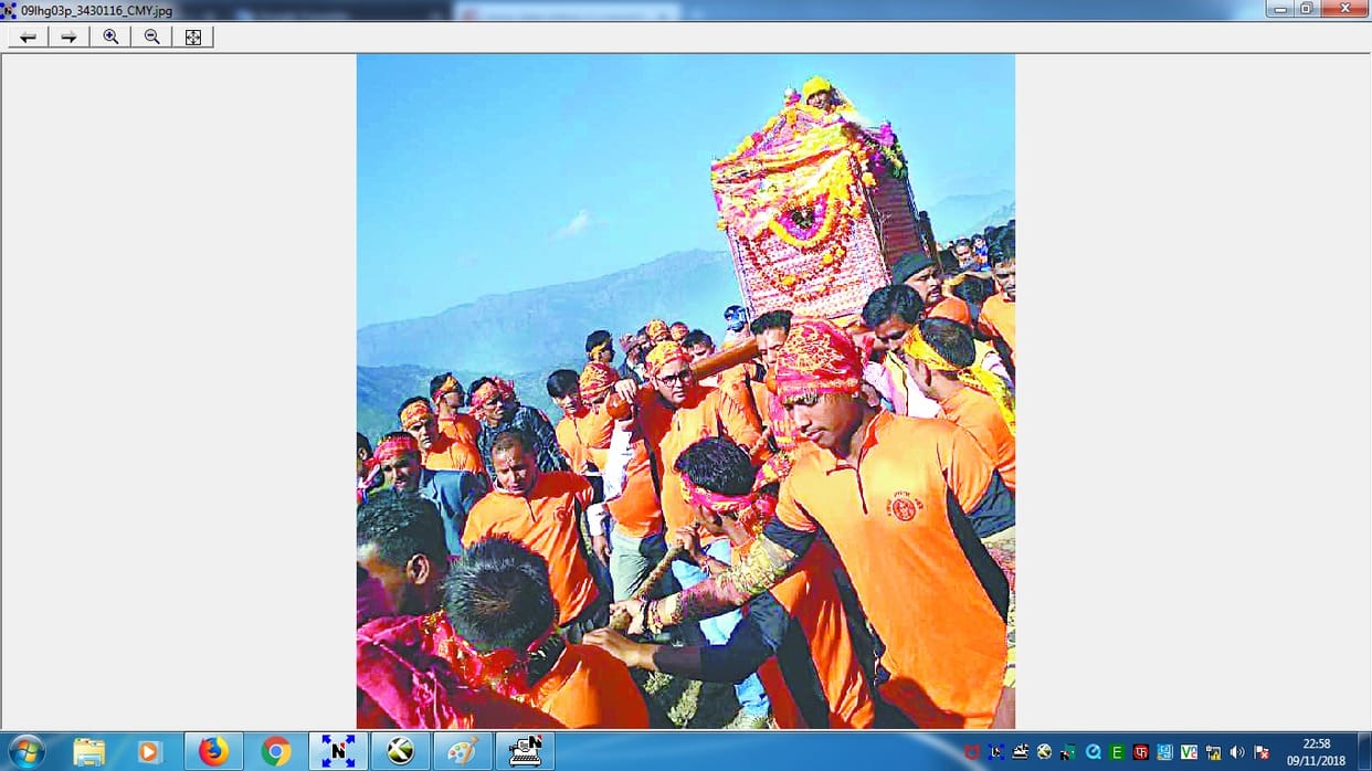 maan bhagavatee rath yaatra ke saakshee bane hajaaron log