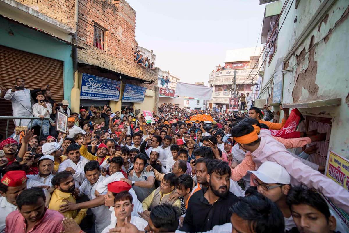 Heavy crowd reached at akhilesh yadav event of govardhan puja at varanasi in uttar pradesh