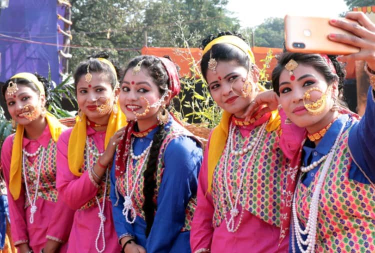 From Kashmir to Kanyakumari All India Art & Culture Displayed in Craft Mela in Kalagram Chandigarh